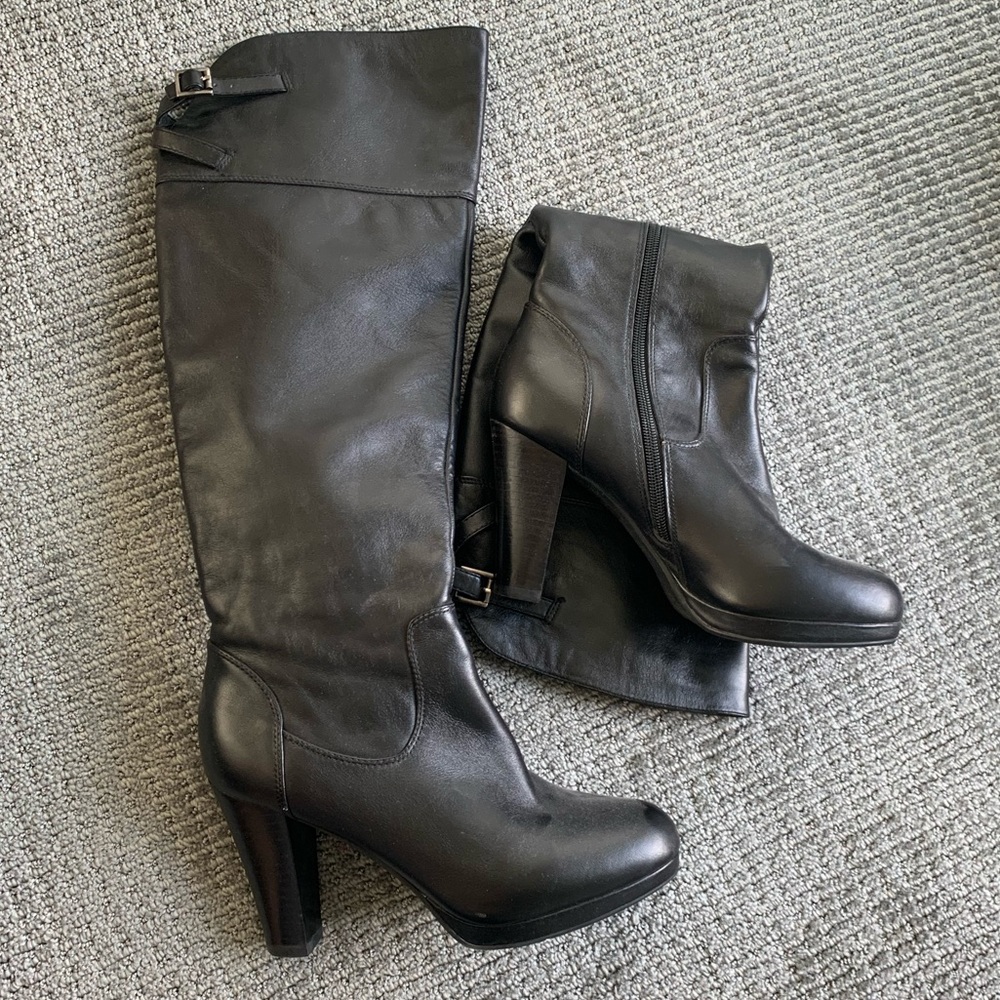 Leather heeled knee-high boots size 8